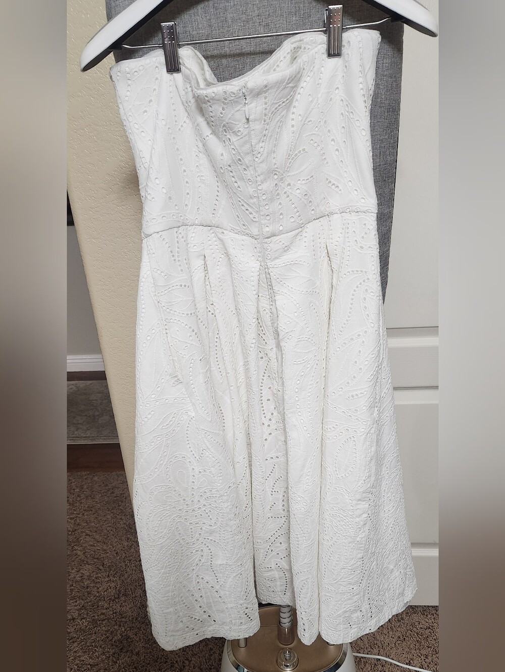 White House Black Market White Strapless Midi Eyelet Dress Size 6 - Picture 2 of 5
